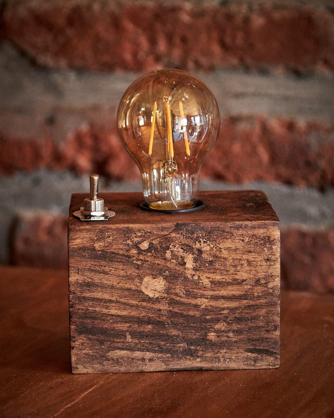 Lampara Cubo con interruptor ON/OFF - Imagen 7