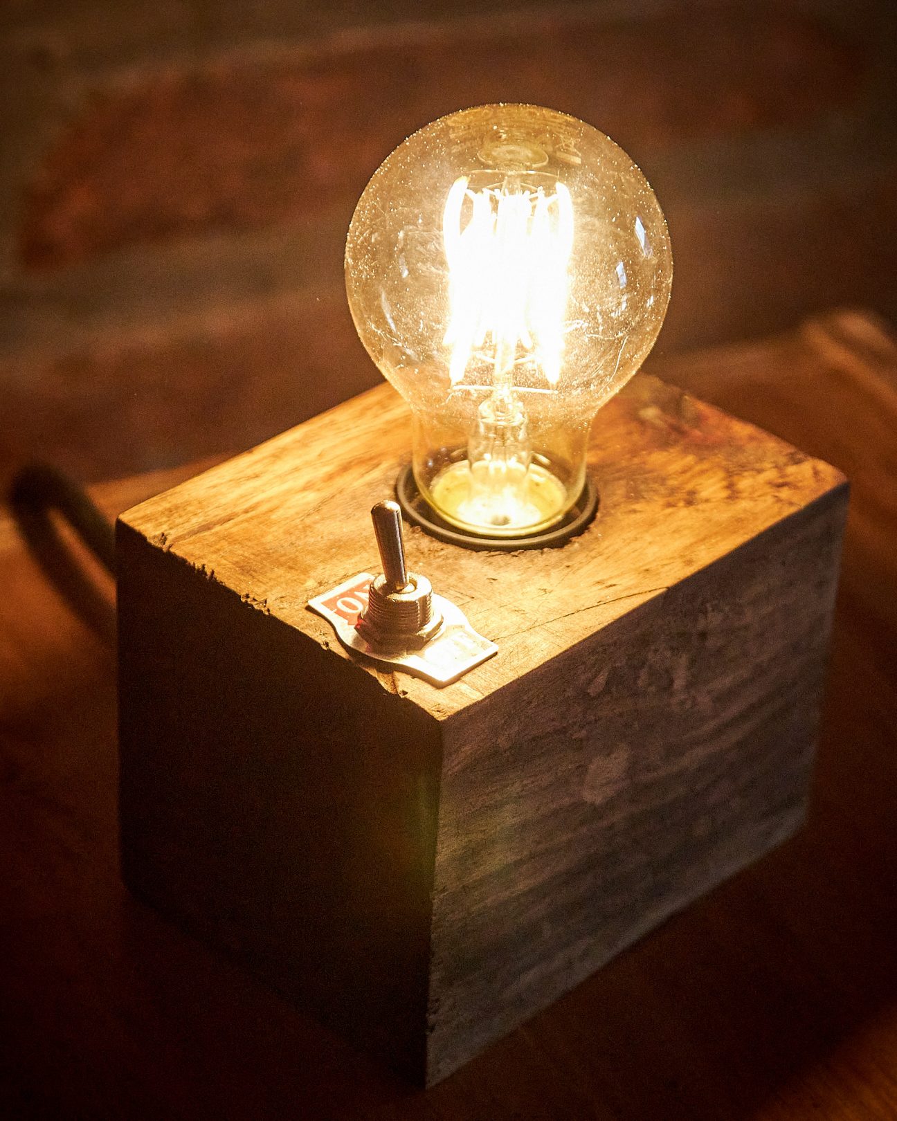 Lampara Cubo con interruptor ON/OFF - Imagen 5