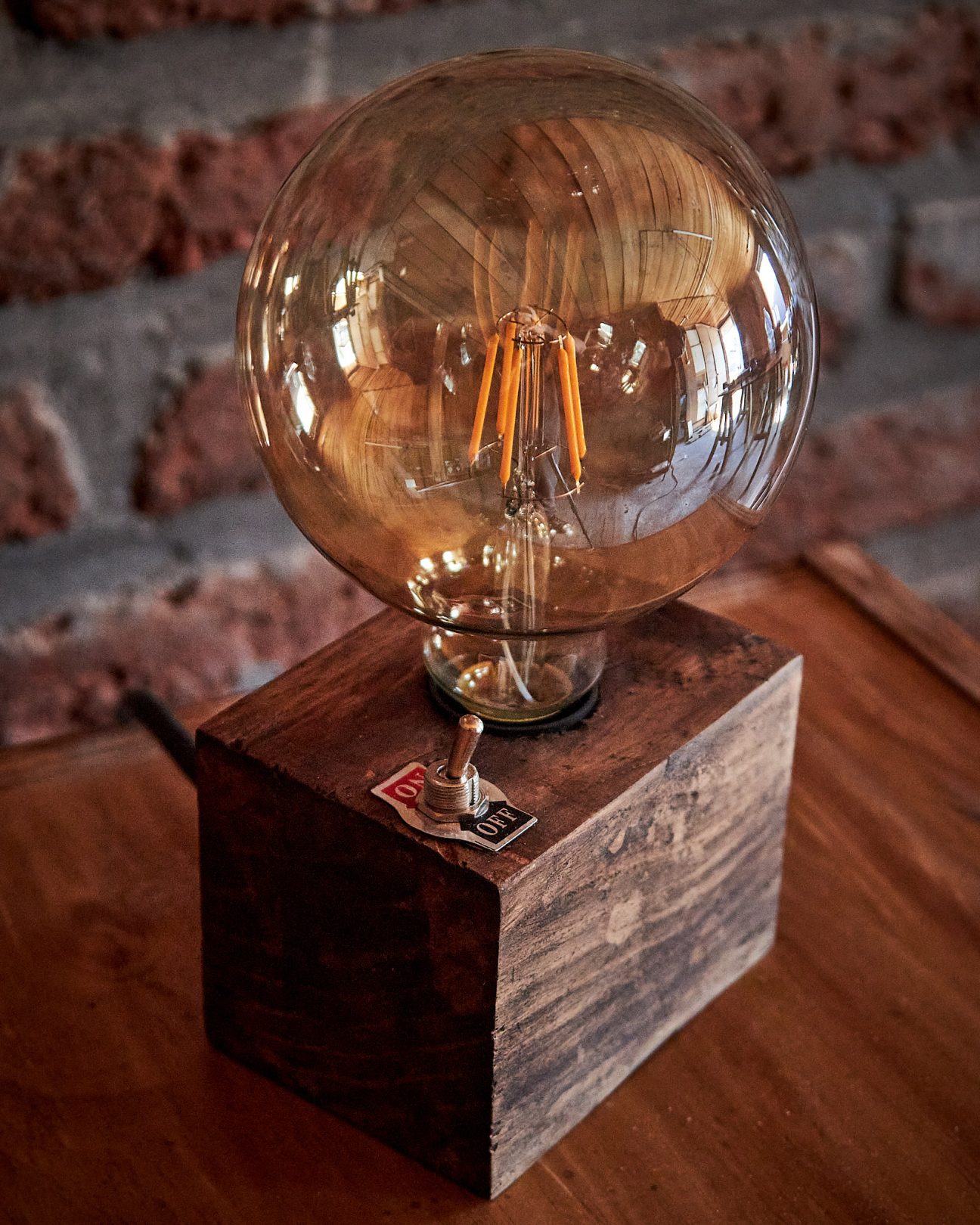 Lampara Cubo con interruptor ON/OFF - Imagen 2