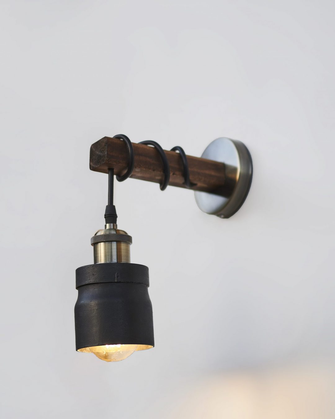 Lampara de Pared madera (incluye ampolleta)