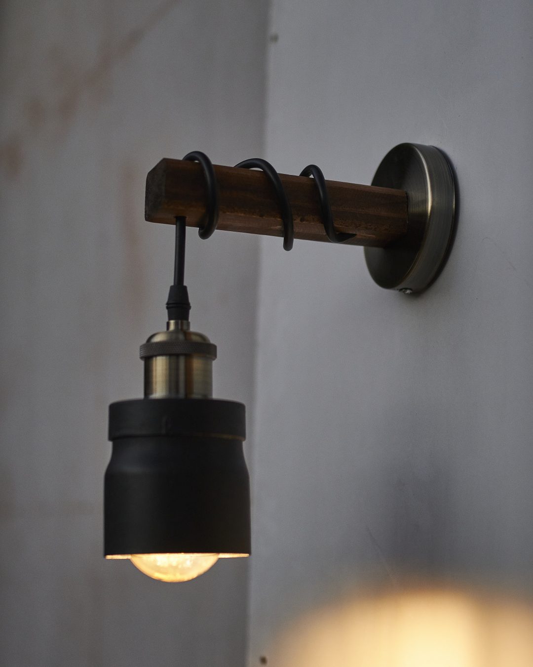 Lampara de Pared madera (incluye ampolleta) - Imagen 5